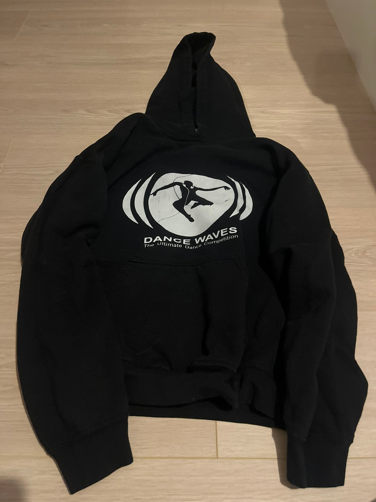 Zwarte hoodie van dancewaves, Enlèvement, Comme neuf, Taille 48/50 (M), Noir