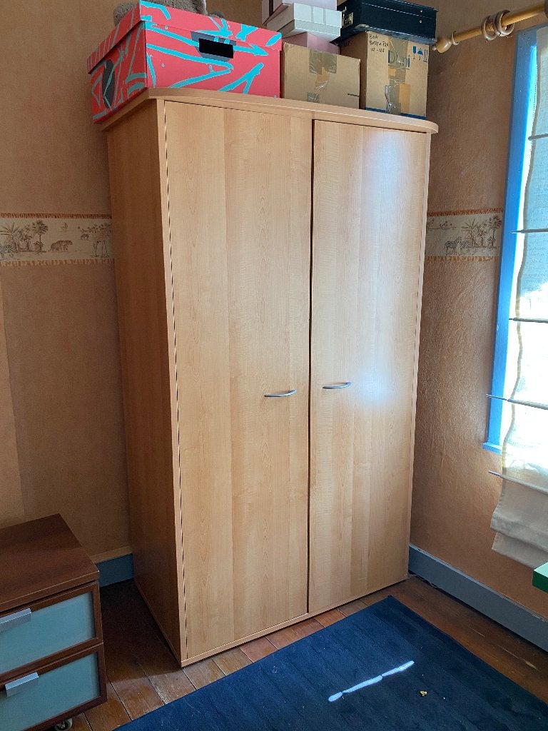 Gratis kleerkast, Ophalen, Met deur(en), Gebruikt, 100 tot 150 cm