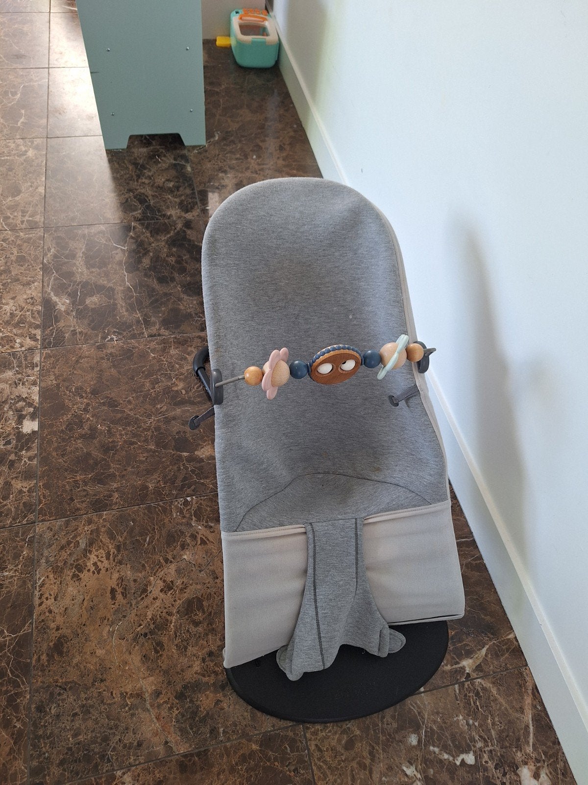 Babybjorn wipstoel met speeltje, Kinderen en Baby's, Ophalen of Verzenden, Wipstoel