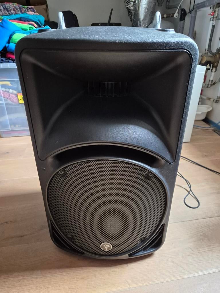 2 stuks actieve boxen SRM 450 v2, Audio, Tv en Foto, Luidsprekerboxen, Ophalen