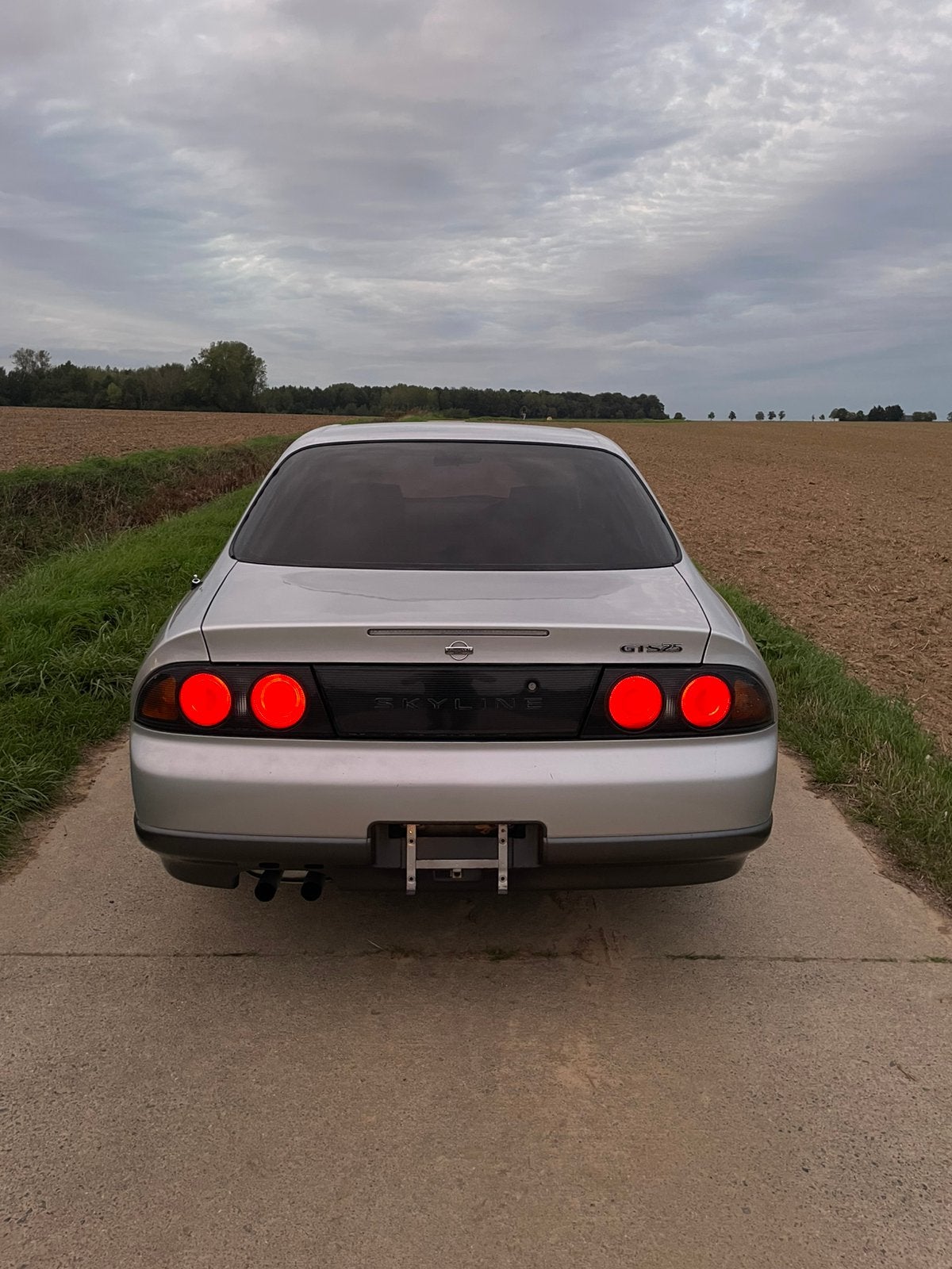 Nissan skyline r33 sedan, 1360 kg, Argent ou Gris, Achat, 2500 cm³