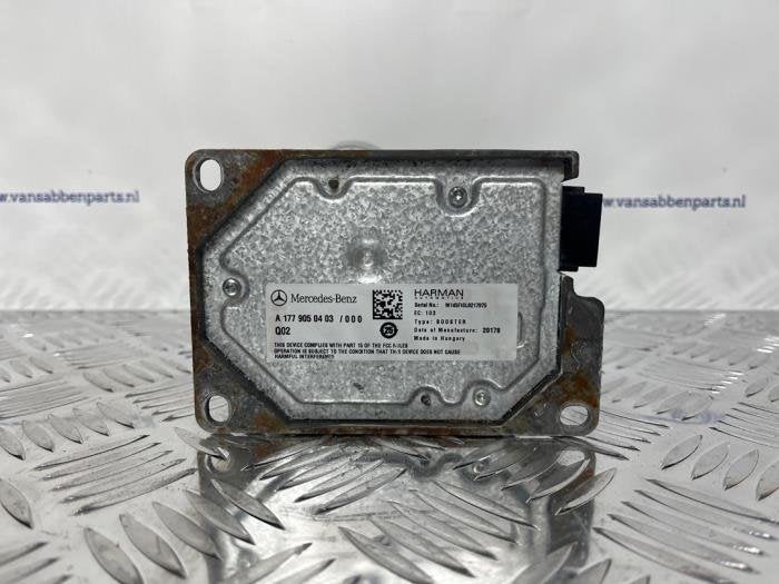 Amplificateur radio d'un Mercedes CLA, -, 3 mois de garantie, Utilisé, -