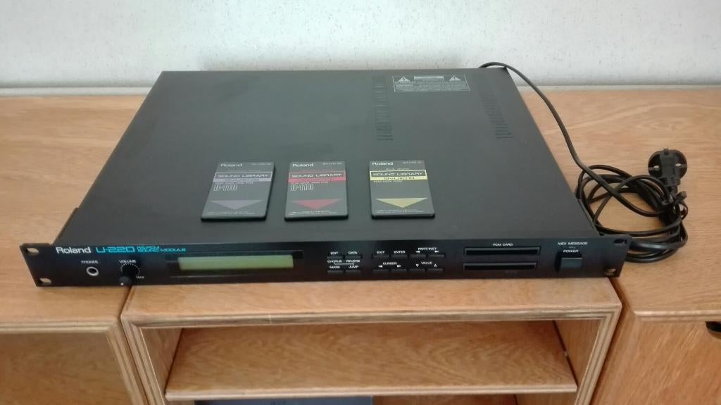 Roland U-220 soundmodule + 3 geluidskaarten, Muziek en Instrumenten, Ophalen, Gebruikt, Roland