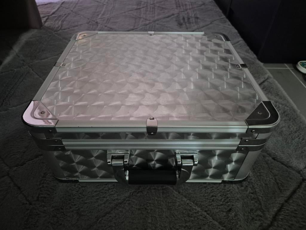 Boîtier en aluminium, parfait état, Enlèvement ou Envoi, Comme neuf