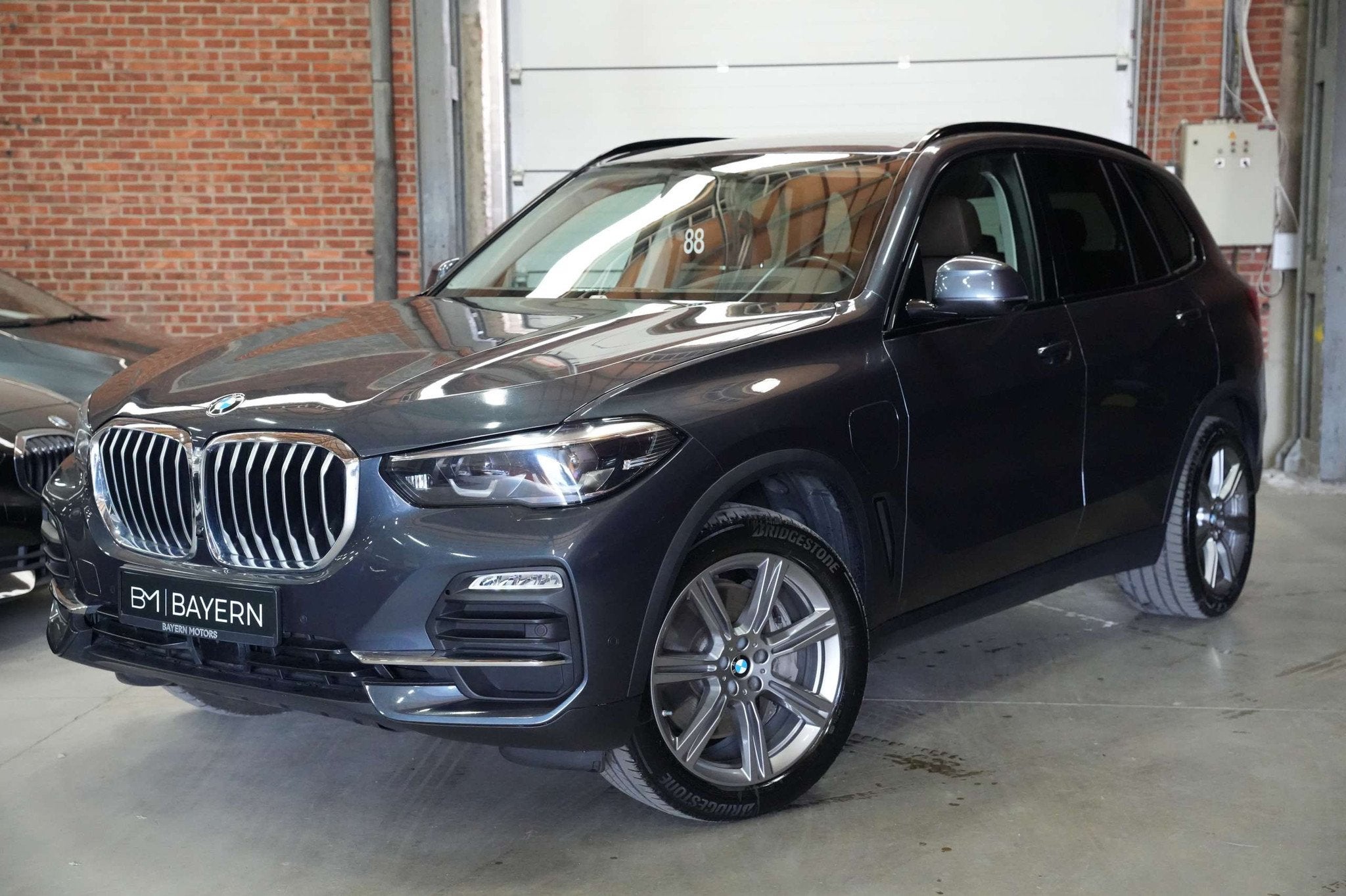BMW X5 PHEV 3.0A xDrive45e Garantie Plug in Hybride Benzi, Autos, Argent ou Gris, Achat, Entreprise, Carnet d'entretien