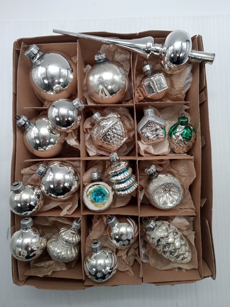 Boules de Noël vintage en verre argenté + pic (RDA), Enlèvement ou Envoi, Utilisé