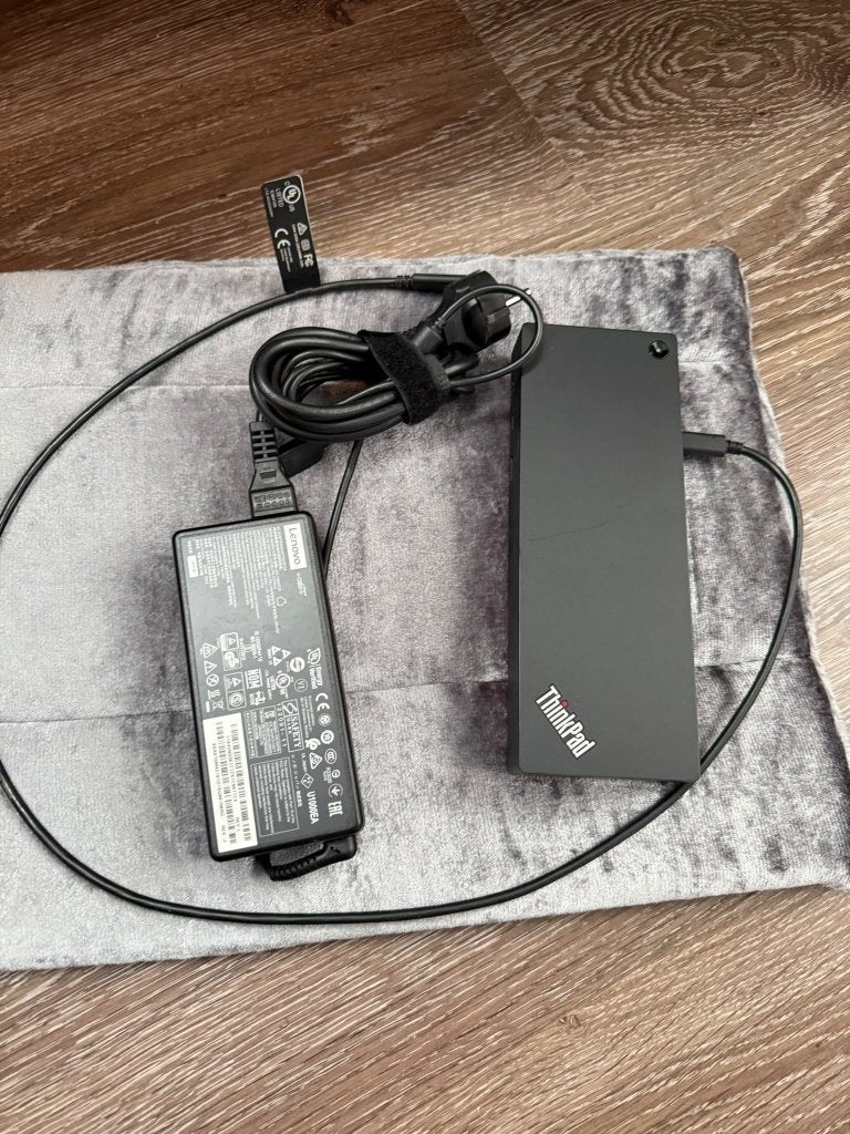 Lenovo ThinkPad Thunderbolt 3 Dock 135W, Enlèvement, Utilisé, Station d'accueil, Portable