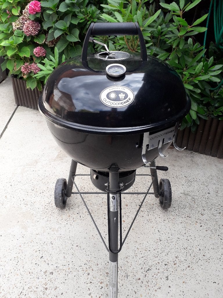 BARBECUE VAN ZWART METAAL, Tuin en Terras, Houtskoolbarbecues, Ophalen, Zo goed als nieuw