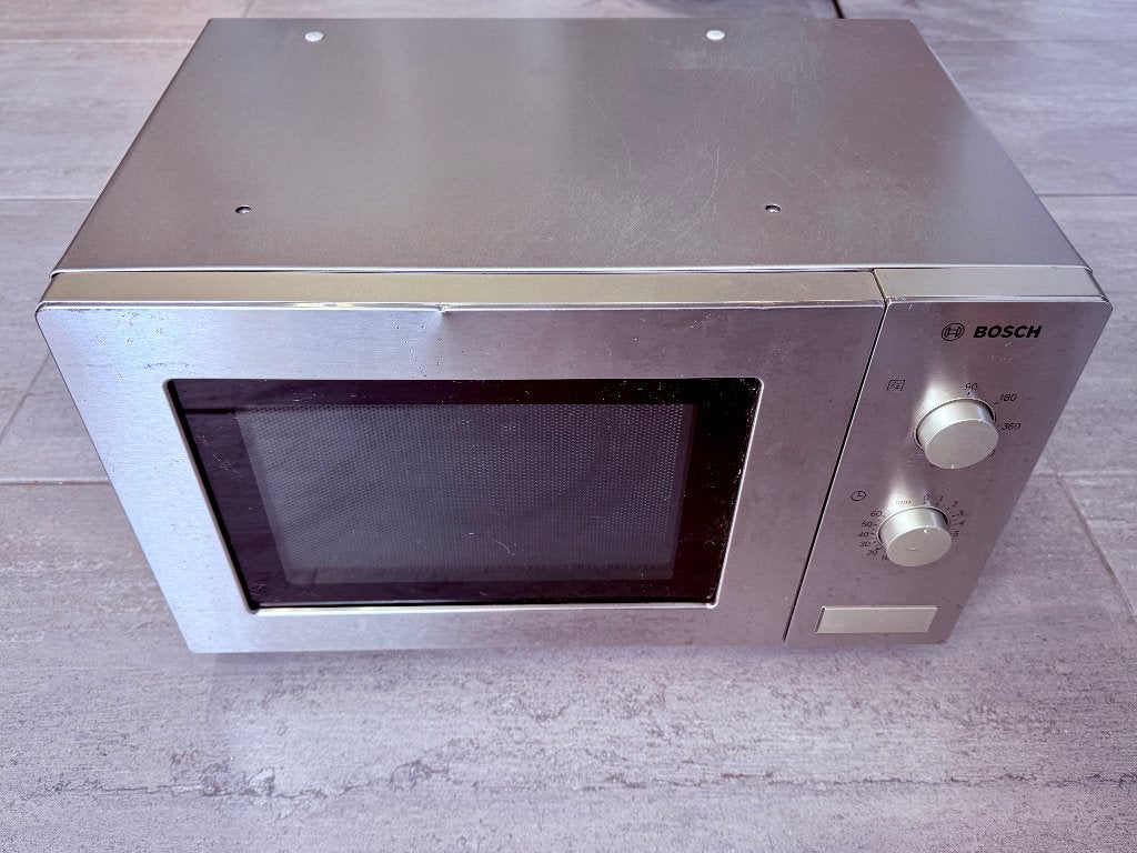 Micro-ondes Bosch HMT72M450 – 17 L – 800 W, Enlèvement ou Envoi, Utilisé, 45 à 60 cm, Micro-ondes