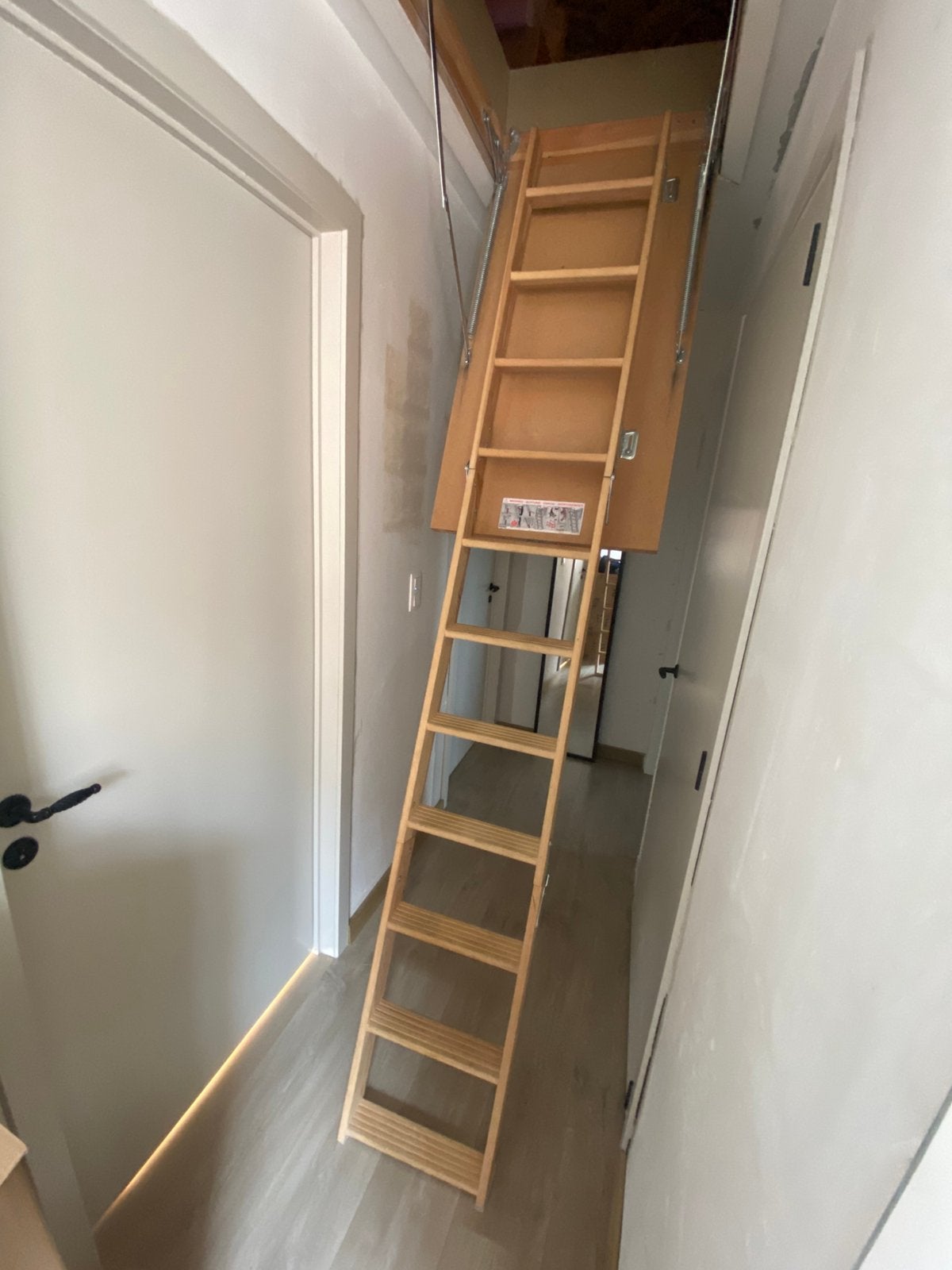 Trektrap zolder, Doe-het-zelf en Bouw, Ladders en Trappen, Ophalen, Zo goed als nieuw