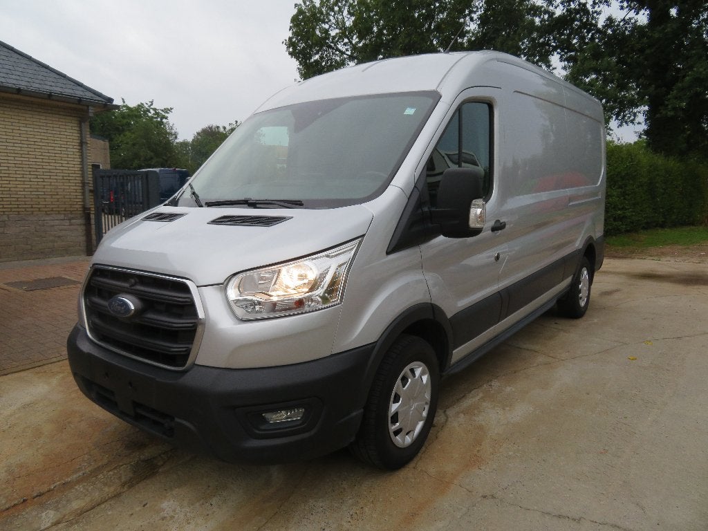 Ford Transit 2.0TDCi - 151.807km - 04/2021 - €6d, Auto's, Bestelwagens en Lichte vracht, Voorwielaandrijving, Dealer onderhouden