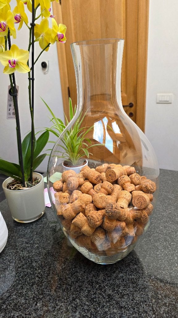 Vaas met champagne kurken, Ophalen, Zo goed als nieuw, Overige kleuren, Glas