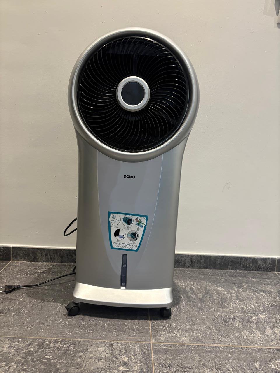 Refroidisseur d'air DOMO avec réservoir d'eau