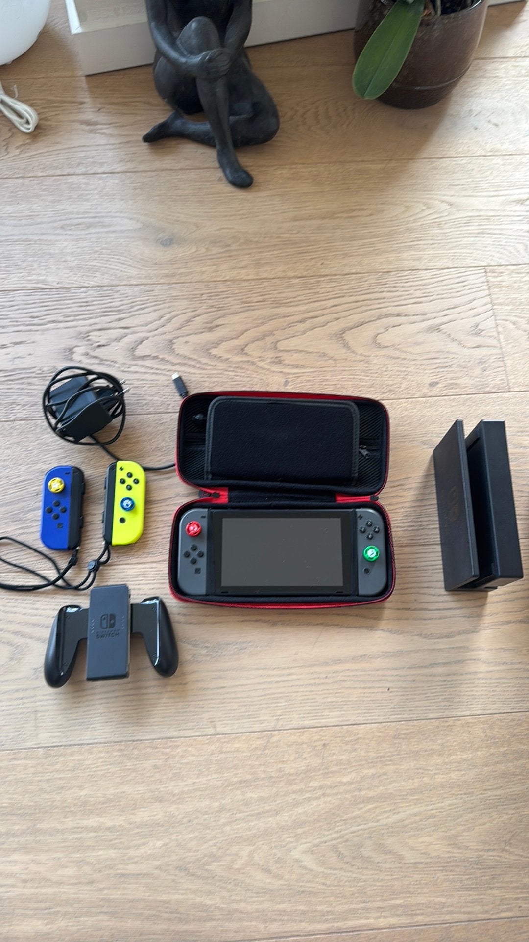 Nintendo Switch + 24 games + 4 Joy-Cons + accessoires, Games en Spelcomputers, Ophalen, Met games, Met 2 controllers, Zo goed als nieuw
