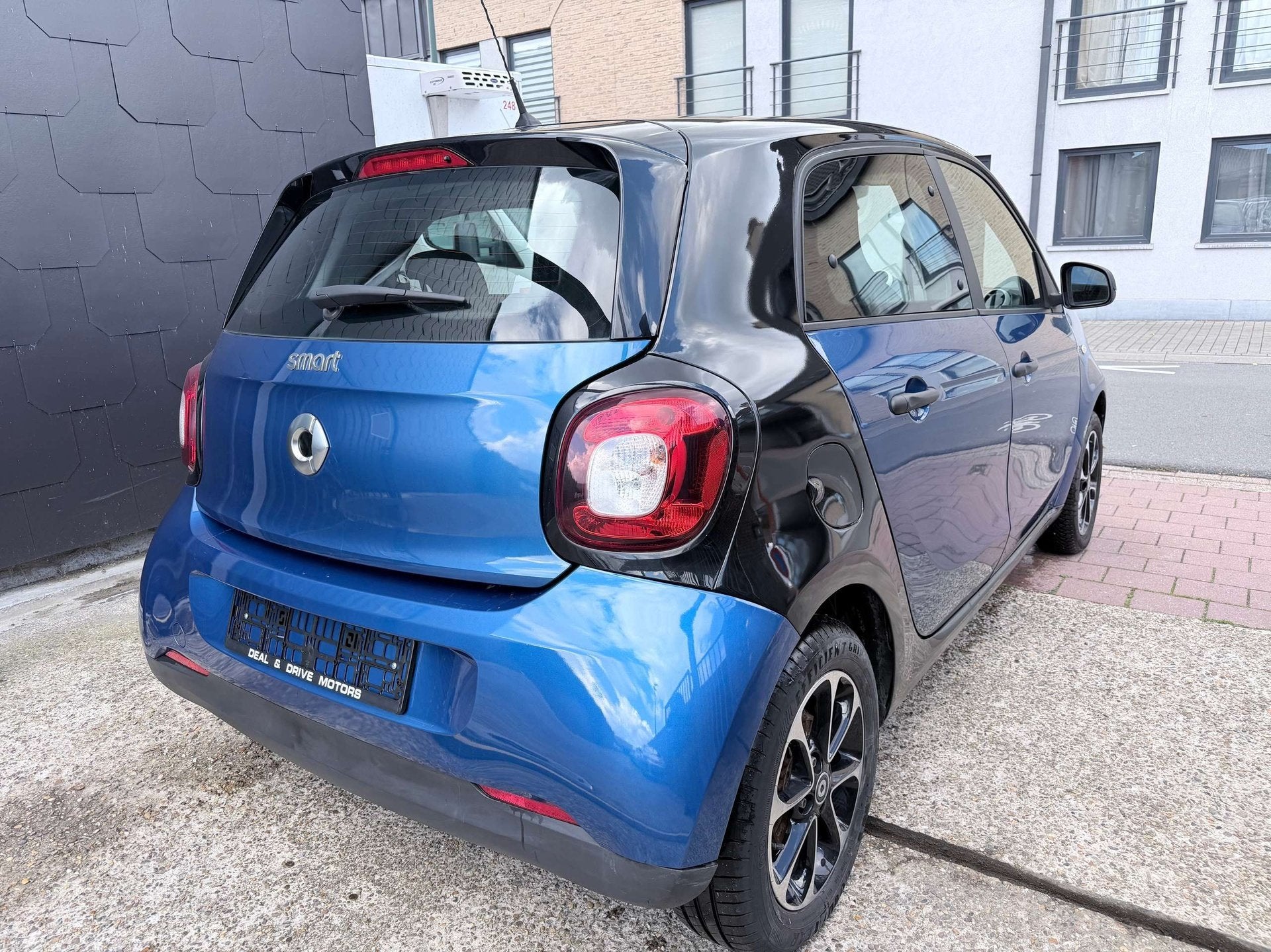 smart forFour 1.0 I EDITION PURE | AIRCO | CRUISE | LED, Gebruikt, Blauw, Bedrijf, https://public.car-pass.be/vhr/5142a7f6-7bec-4d46-bec4-325d261fa479