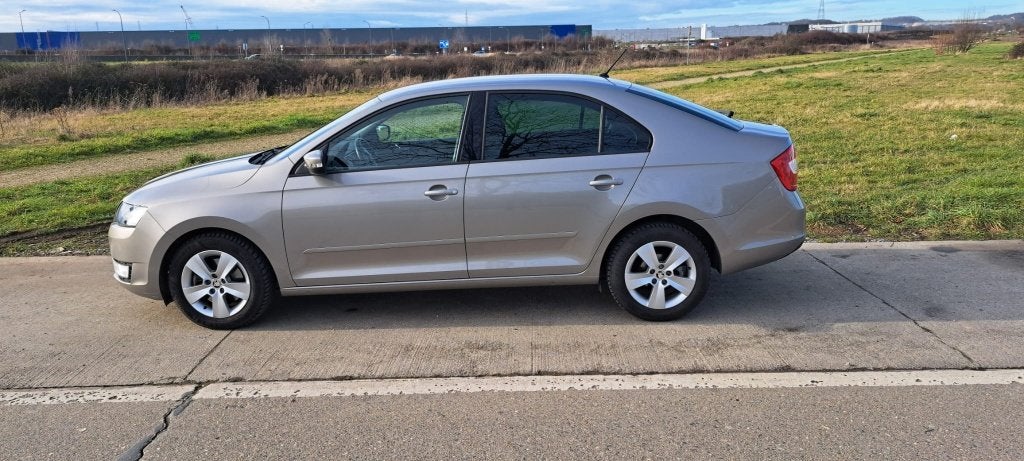 SKODA RAPID 4D TDI A/C NAV, Autos, Achat, Boîte manuelle, Beige, 1422 cm³