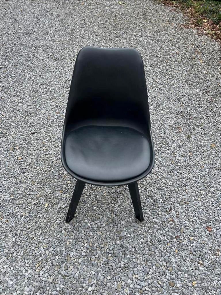 Zwarte zitstoel in prima staat, Huis en Inrichting, Stoelen, Ophalen, Zo goed als nieuw