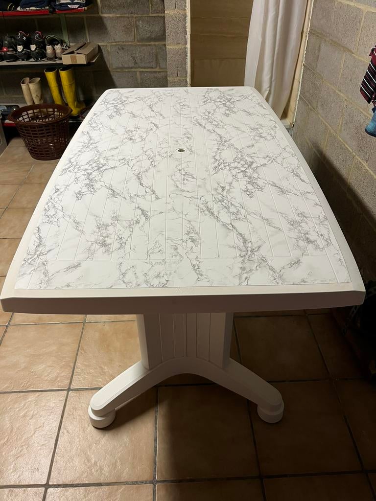 Mooie tuintafel . Marmer uitzicht., Tuin en Terras, Ophalen, Zo goed als nieuw