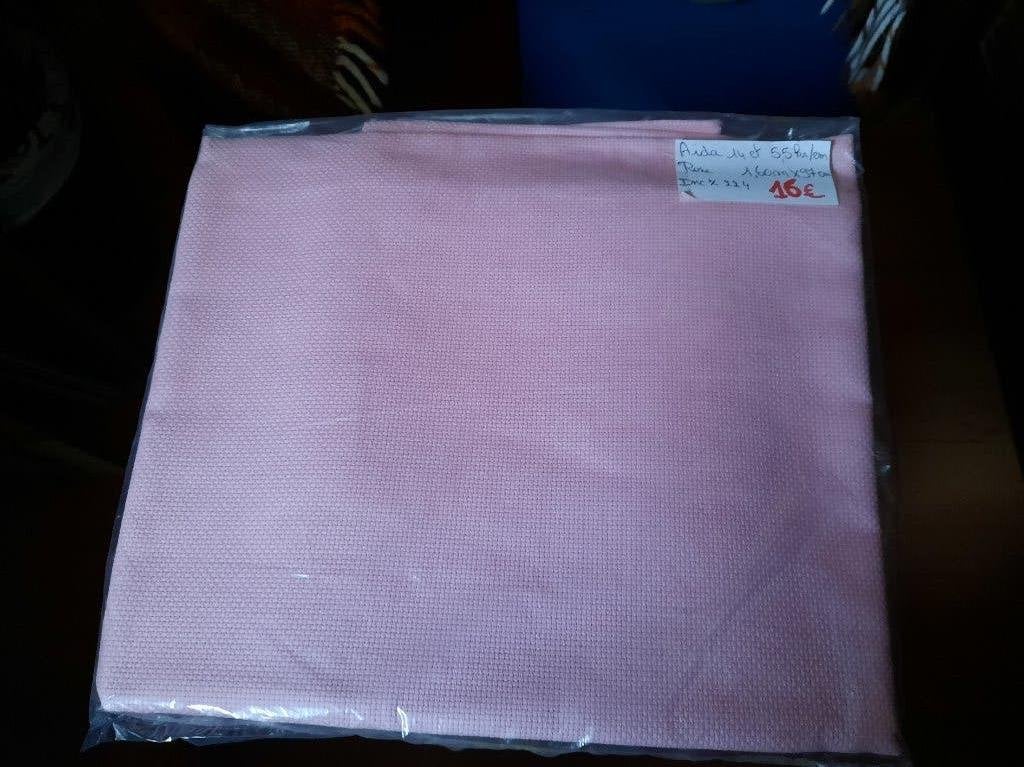 Aida 14 count 5.5 kruisjes - Kleur:  roze - 160 x97cm, Hobby en Vrije tijd, Ophalen of Verzenden, Nieuw, Handborduren, Onderdeel of Accessoires