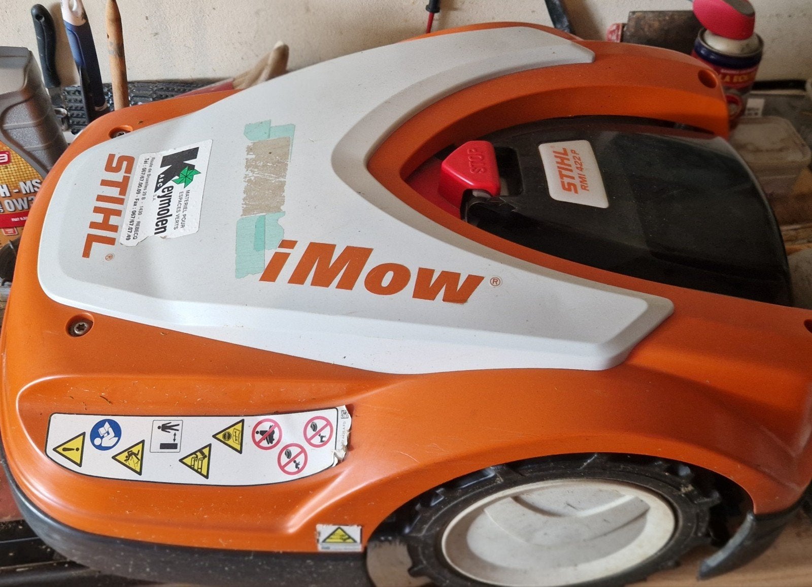 Robot tondeuse STIHL RMI 422 P – À réparer ou pour pièces –