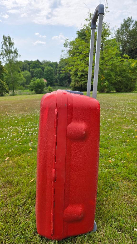 Bagage rigide rouge vif - felrode harde koffers, Handtassen en Accessoires, Tassen | Reistassen en Weekendtassen, Gebruikt, Rood