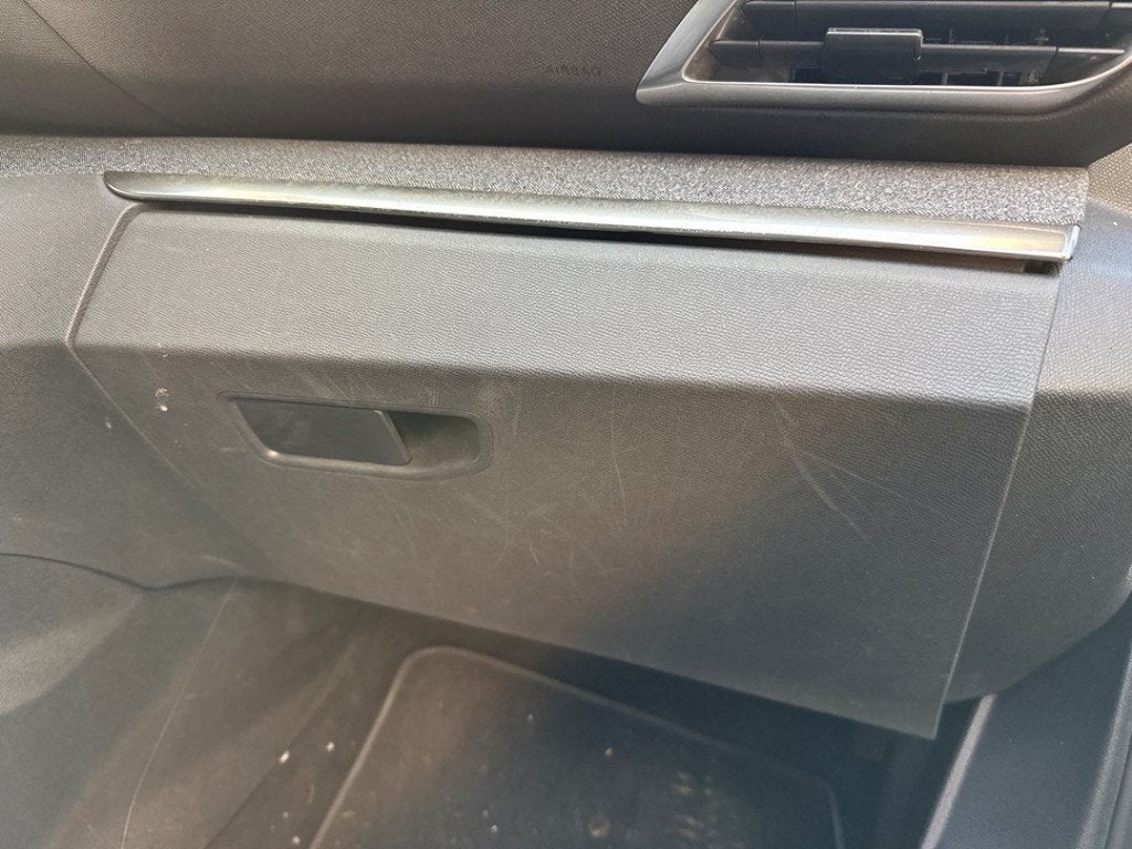DASHBOARDKASTJE 5008 II (M4 / MC / MJ / MR) (|16180681ZD|), Kontakt-peugeot@peugeot.com, Gebruikt, Peugeot Deutschland GmbH, Bahnhofsplatz
65423  Rüsselsheim, DE