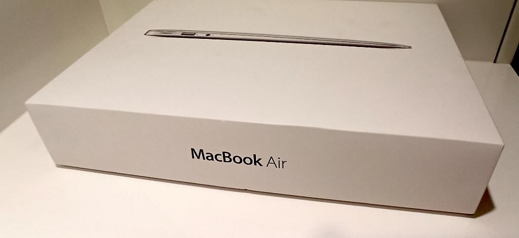 Apple macbook air / macbook white, Informatique & Logiciels, Apple Macbooks, Utilisé, MacBook, Enlèvement
