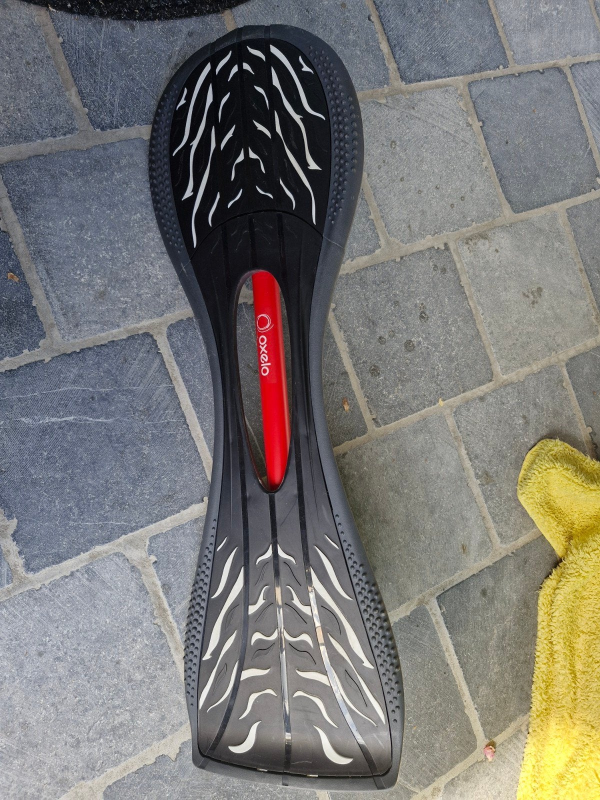 Wave Board nieuwstaat zwart/rood/wit, Sports & Fitness, Skateboard, Enlèvement, Comme neuf, Waveboard, Longboard