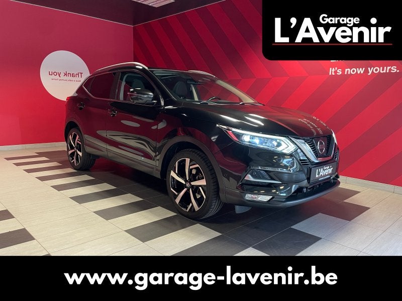Nissan Qashqai Tekna + Glass Roof, Auto's, Automaat, 116 pk, Parkeerassistent, Zwart