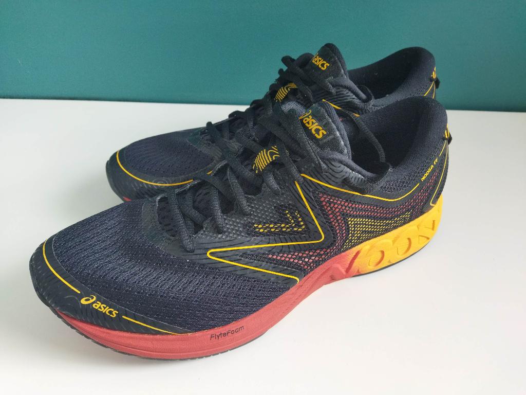Asics Noosa ff 44,5, Course à pied, Enlèvement ou Envoi, Chaussures de course à pied, Comme neuf