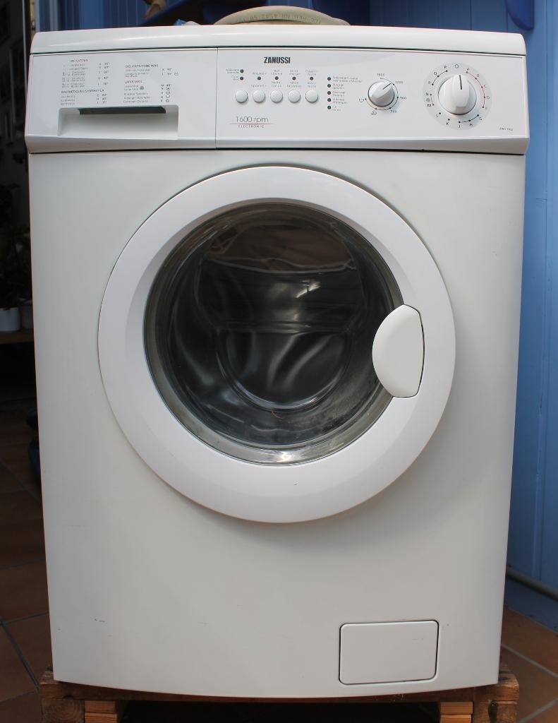 Wasmachine Zanussi ZWG3162, Elektronische apparatuur, Wasmachines, Ophalen, 1200 tot 1600 toeren, Gebruikt, Minder dan 85 cm