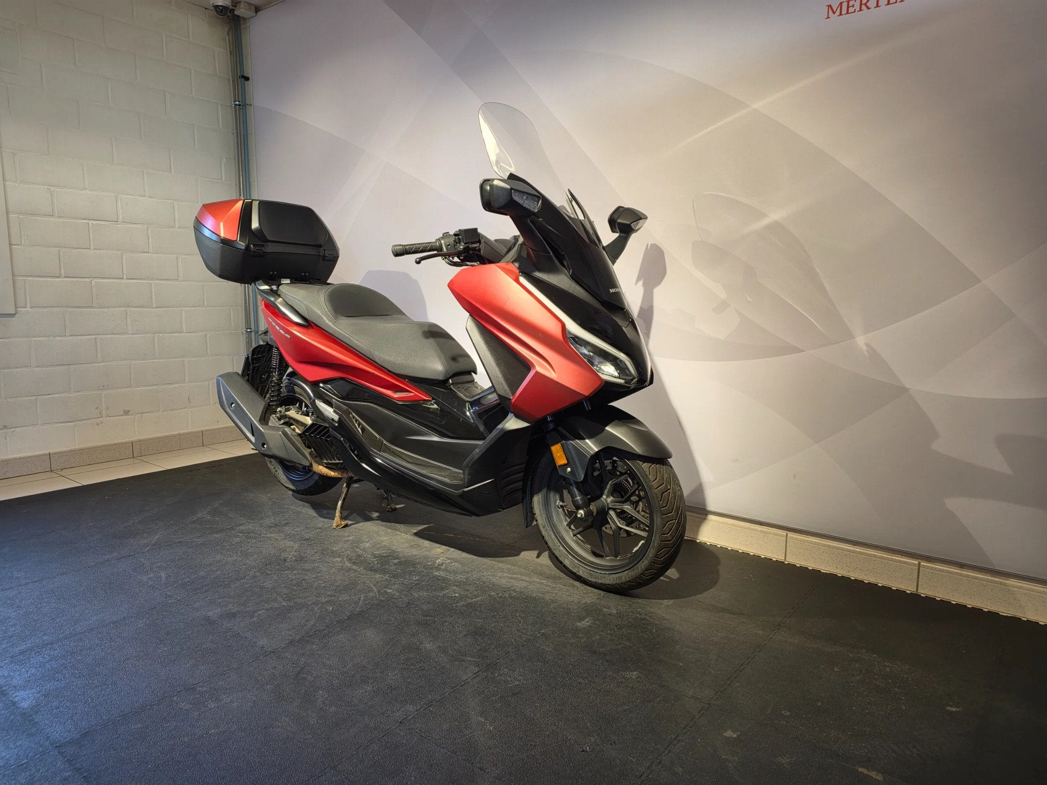 Honda Forza 125 (bj 2023), Motoren, 125 cc, Overig, Gebruikt, Bedrijf
