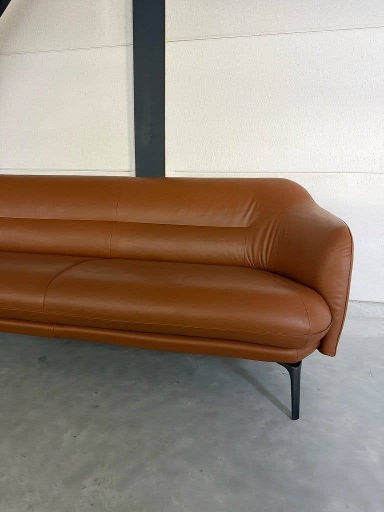 Leolux Lindo - Cuir cognac - Très bon état, Maison & Meubles, 200 à 250 cm, Pode Jori Harvink, Banc droit, Comme neuf