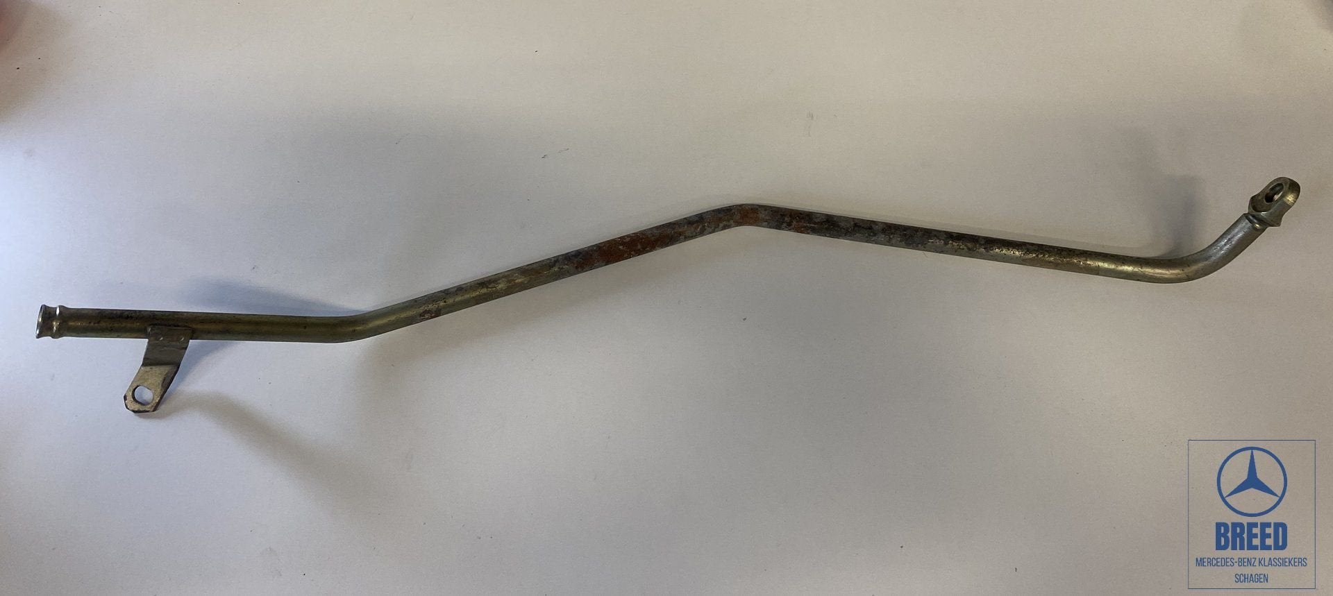 NOS olievulpijp voor Mercedes-Benz W115 240D 3.0 300D, Autos : Pièces & Accessoires, Neuf, -, -, Enlèvement ou Envoi