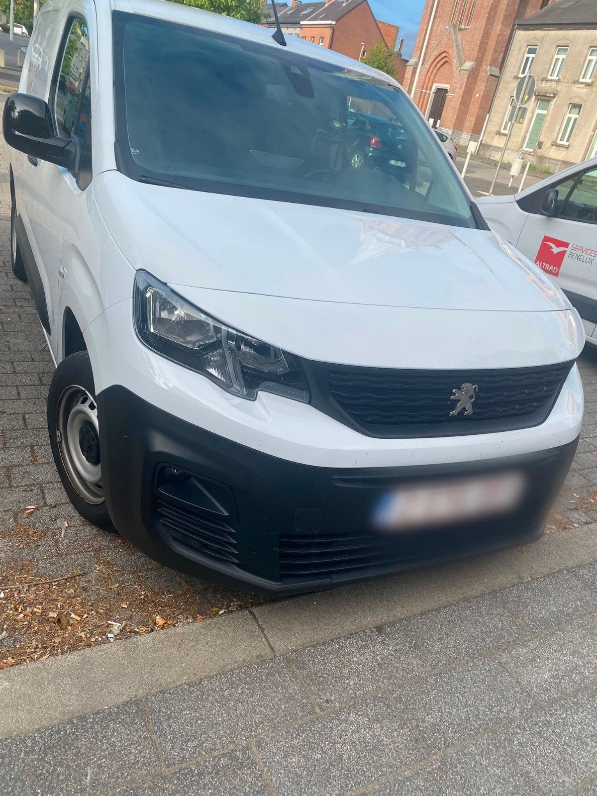 Peugeot partner année 2023 km 51000, Autos, Peugeot, Achat, 3 places, Boîte manuelle, Noir