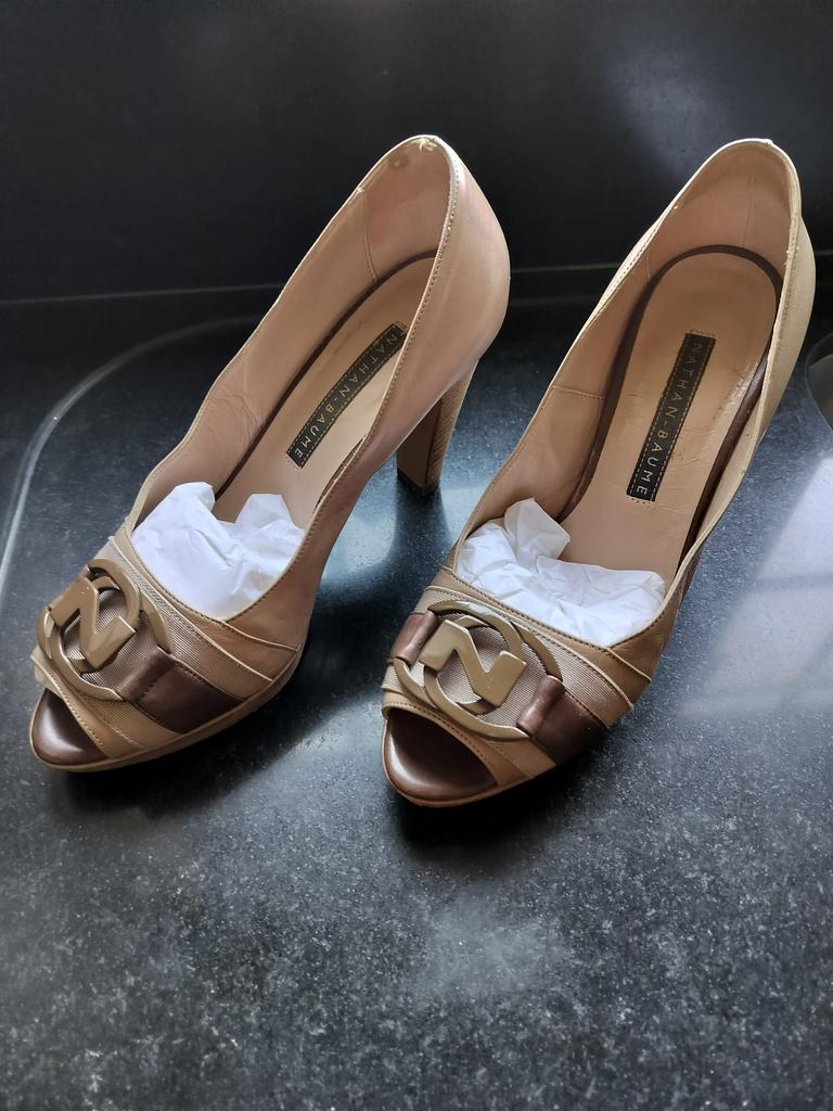 Nathan Baume hakken, Ophalen, Beige, Zo goed als nieuw, Schoenen met hoge hakken