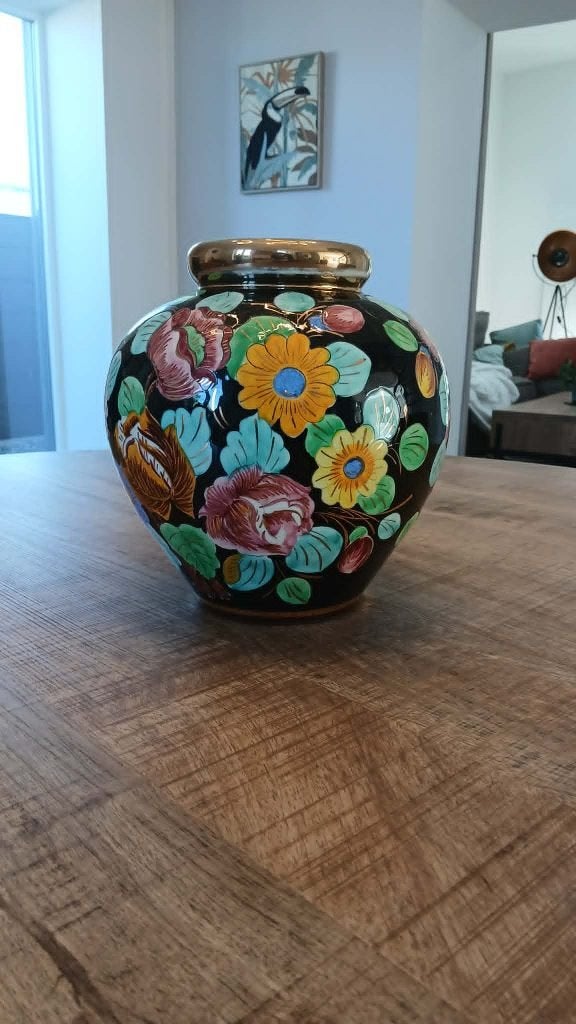 Vase en céramique Cerdazur Monaco – décor floral peint main, Enlèvement ou Envoi, Comme neuf, Moins de 50 cm