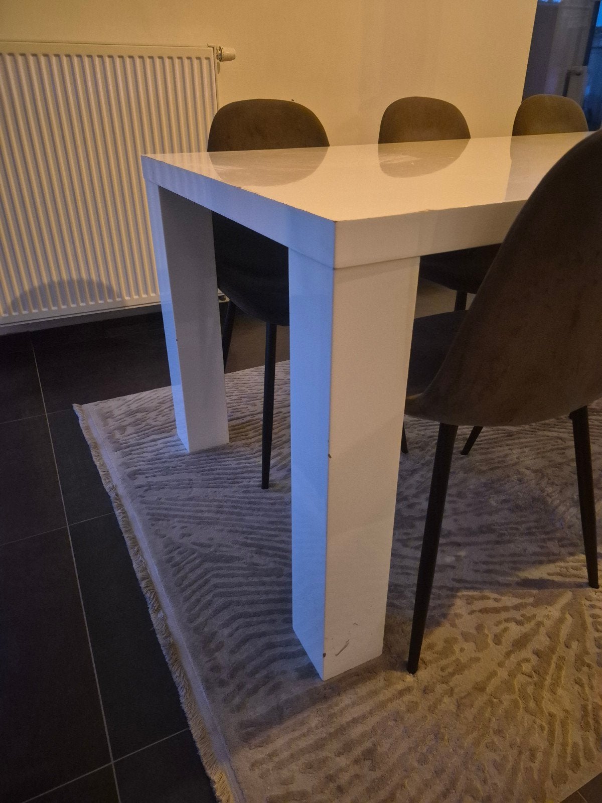 Witte hoogglans tafel met 6 stoelen, Ophalen