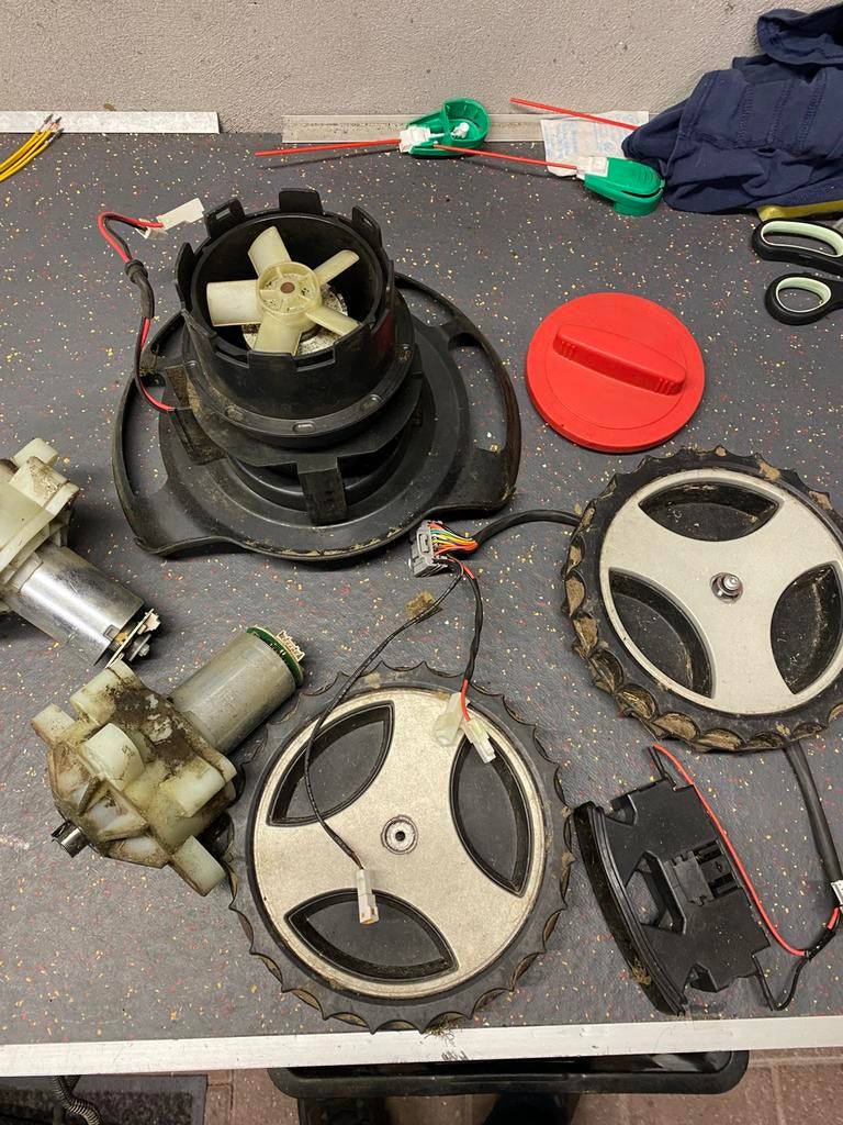 Pièce pour robot tondeuse bosch indego 800/1000, Enlèvement ou Envoi, Utilisé