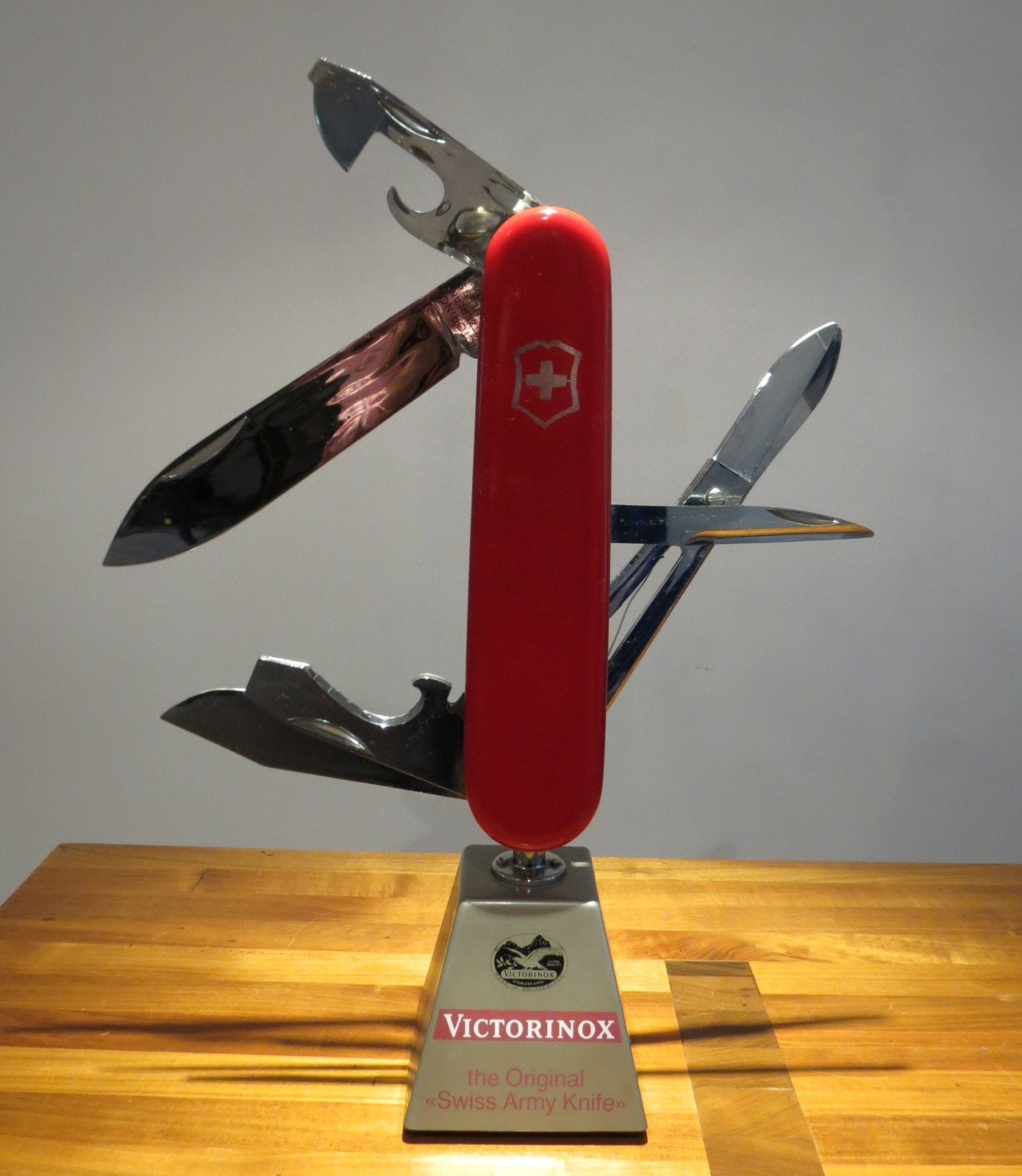 Gezocht victorinox display, Ophalen of Verzenden, Zo goed als nieuw