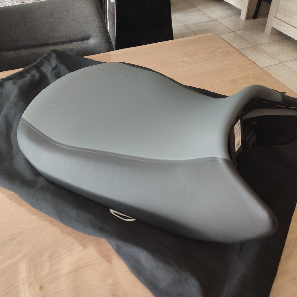 Nieuw Origineel zadel BMW R1300GS Triple Black, Enlèvement ou Envoi, Neuf
