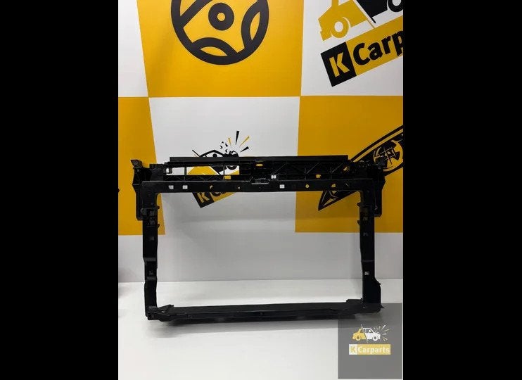 Si ge avant Seat Cupra Terramar d'origine 2024-pr sent 57880, Autovia A-2, Km 585 585
08760  Martorell, ES, SEAT S.A., Utilisé