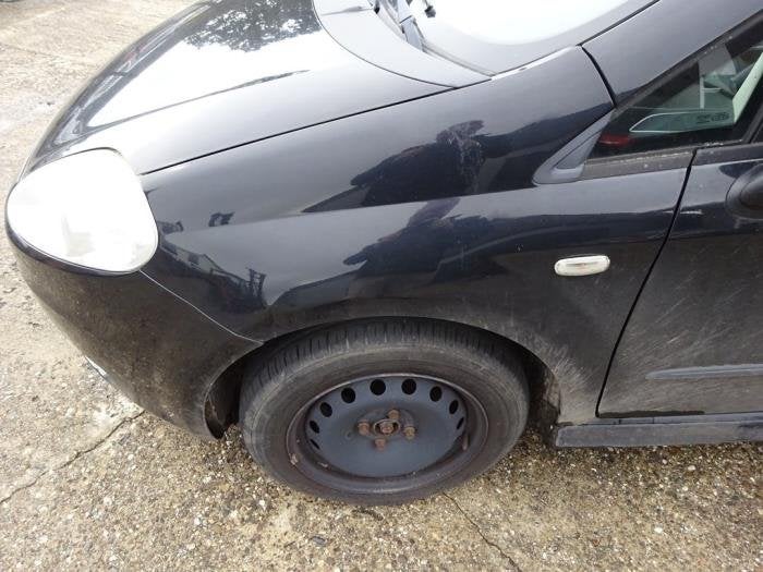 Aile avant gauche d'un Fiat Punto Grande (891B), Autos : Pièces & Accessoires, -, 3 mois de garantie, Utilisé, Fiat
