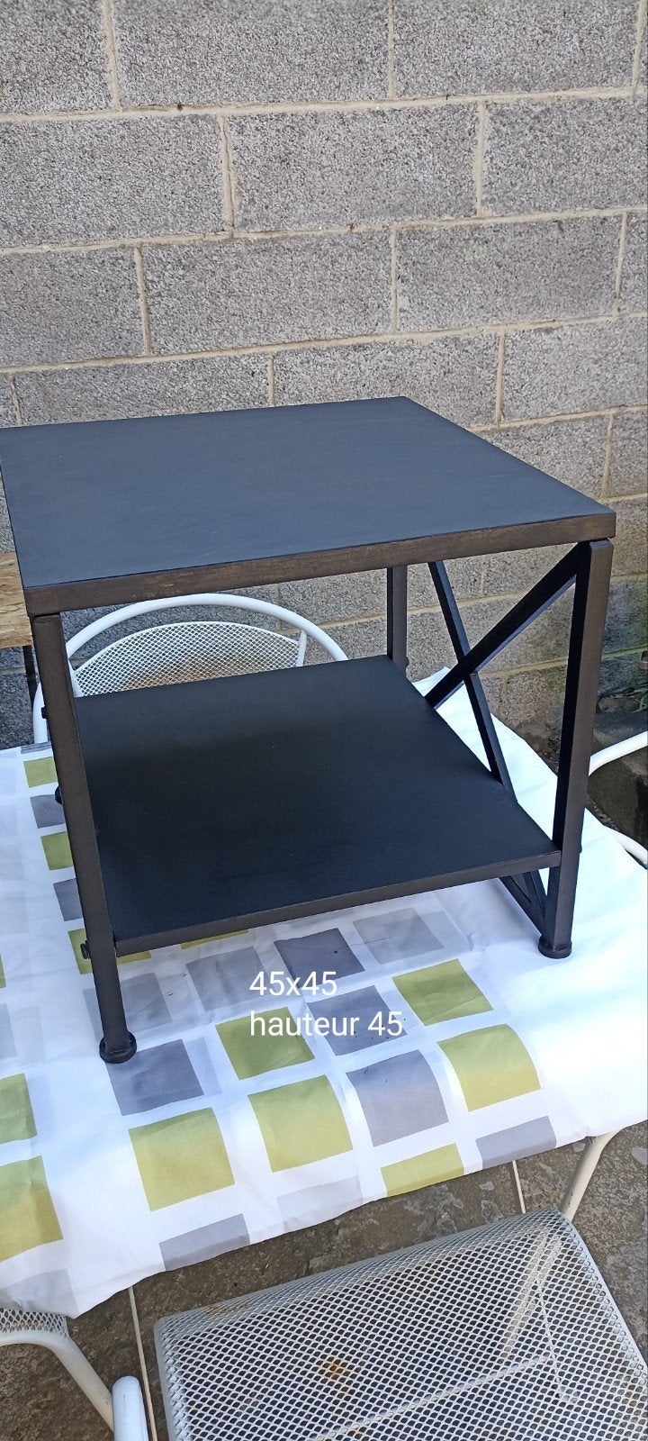 Salontafel van plaatstaal
Dienblad 45x45, Ophalen