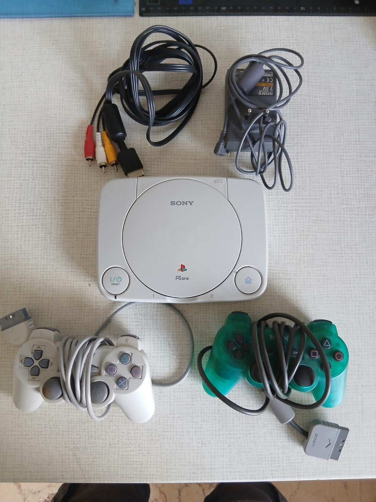 Ps1 met 2 controlers, Games en Spelcomputers, Spelcomputers | Sony PlayStation 1, Ophalen