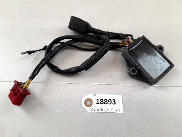 CBR1000F 1987 - 1988 Honda Spanningsregelaar D1-35852, Motoren
