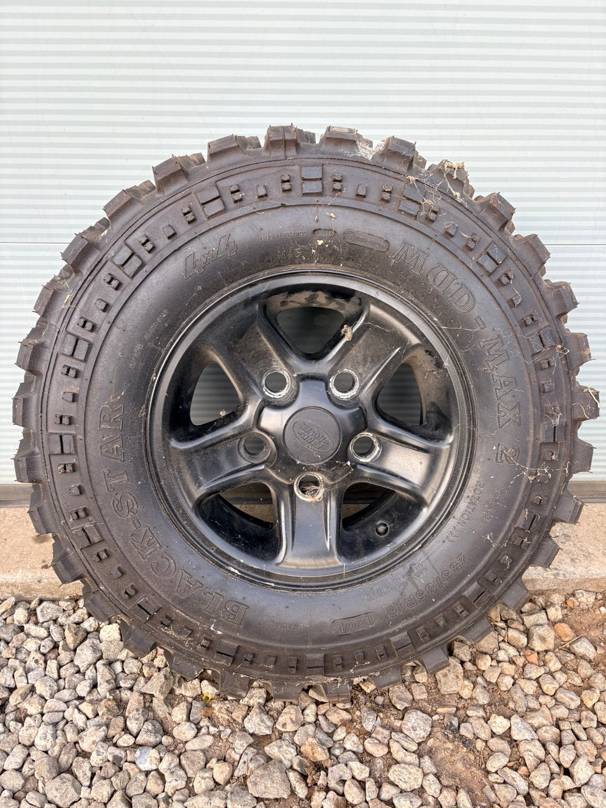 Originele Defender boost velgen met nieuwe mud max banden, Auto-onderdelen, Ophalen, Overige, 16 inch, Banden en Velgen