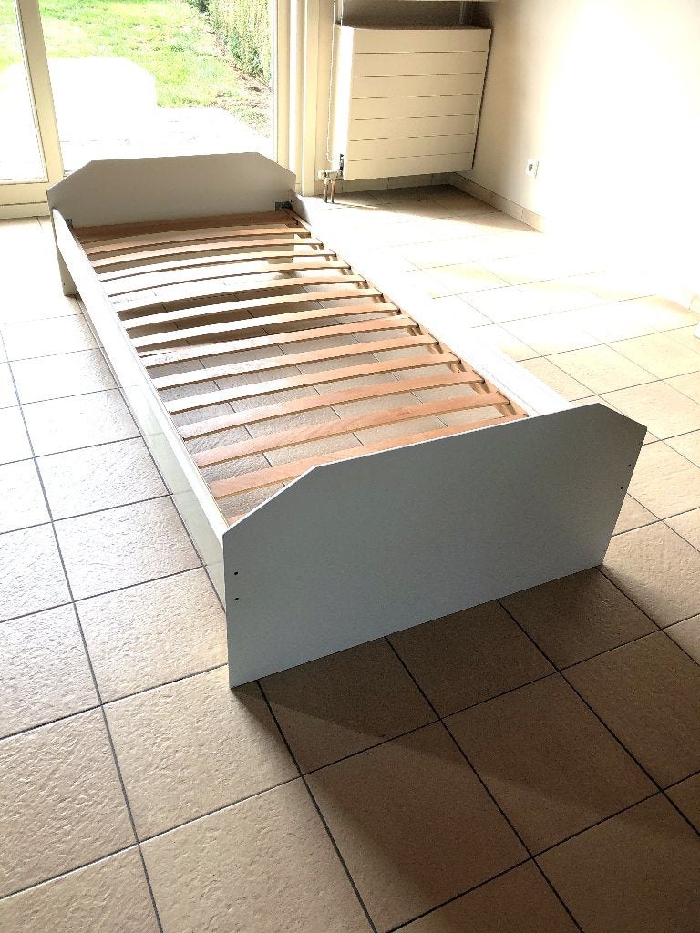 Wit bed 1 pers. (nog 6 dagen te koop) (dan kringloop), Maison & Meubles, 90 cm, Une personne, Enlèvement, Utilisé