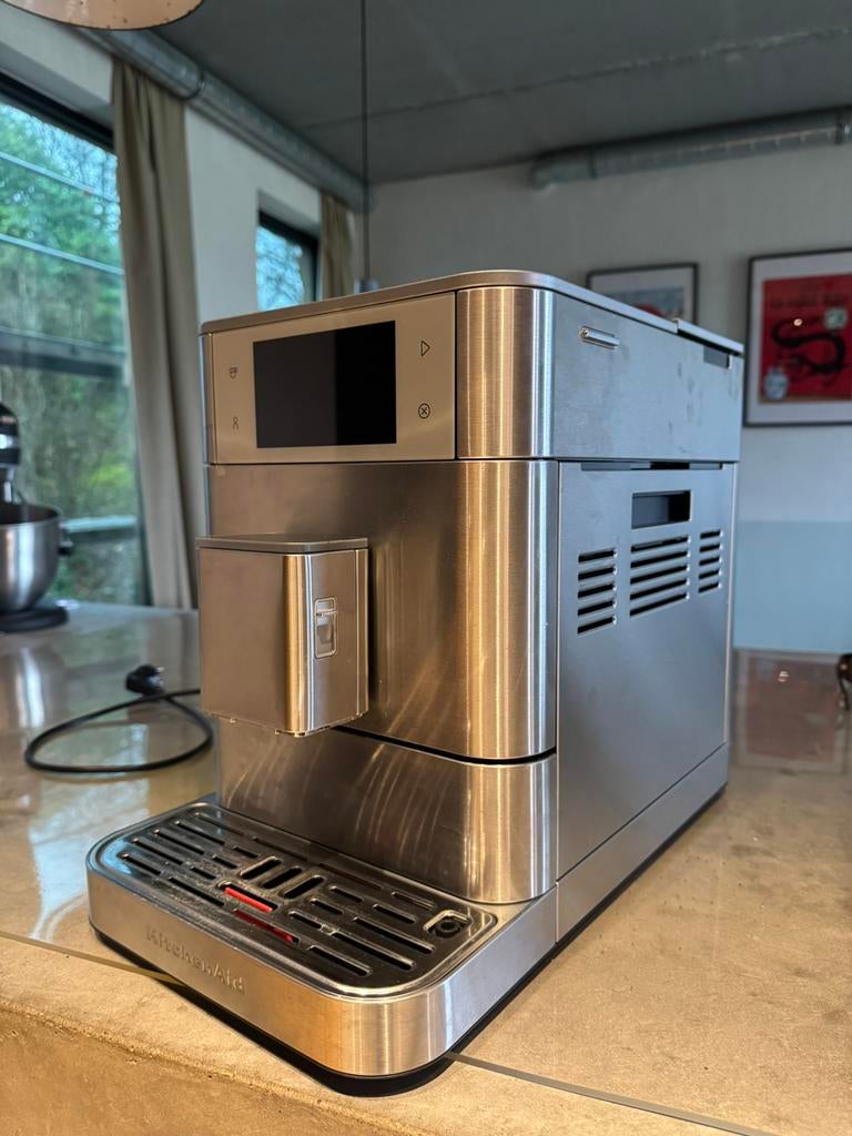 Automatische kitchenaid espressomachine + melkopschuimer, Electroménager, Enlèvement, Comme neuf, Cafetière, Café en grains