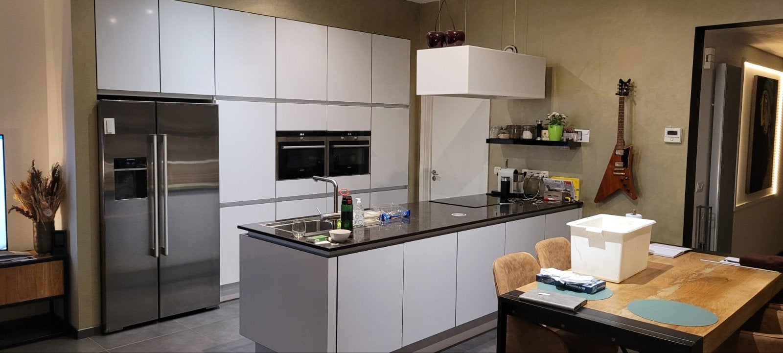 Keuken in perfecte staat met toestellen., Huis en Inrichting, Ophalen, Wit, Overige typen, Graniet of Steen